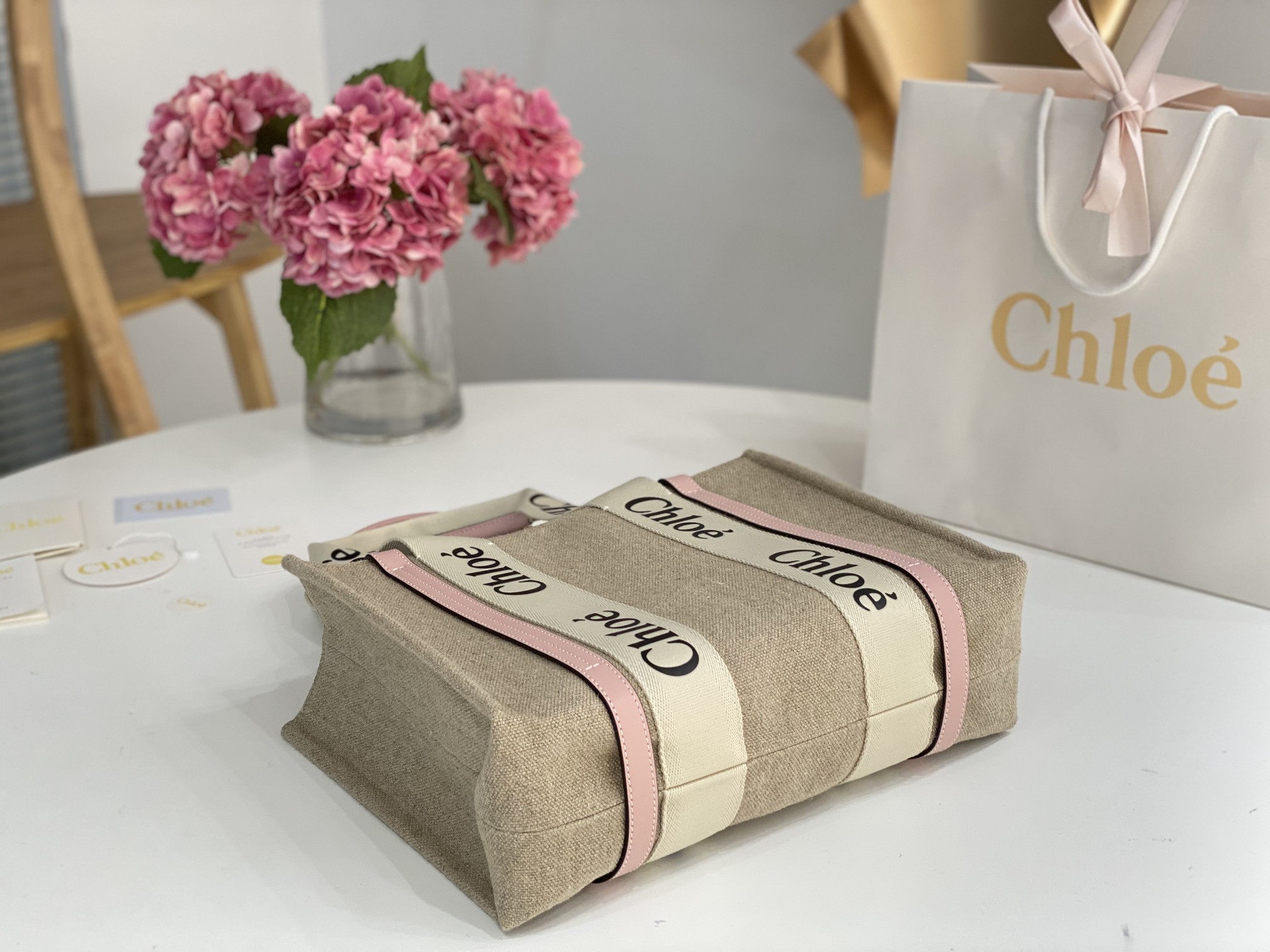 Chloe Medium Woody Tote Bag In Linen 